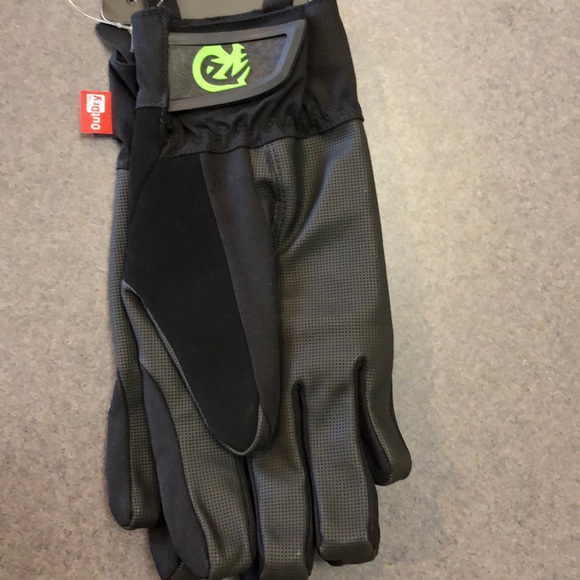 Kast Other Mens Kast Waterproof Fishing Gloves Nwt Poshmark